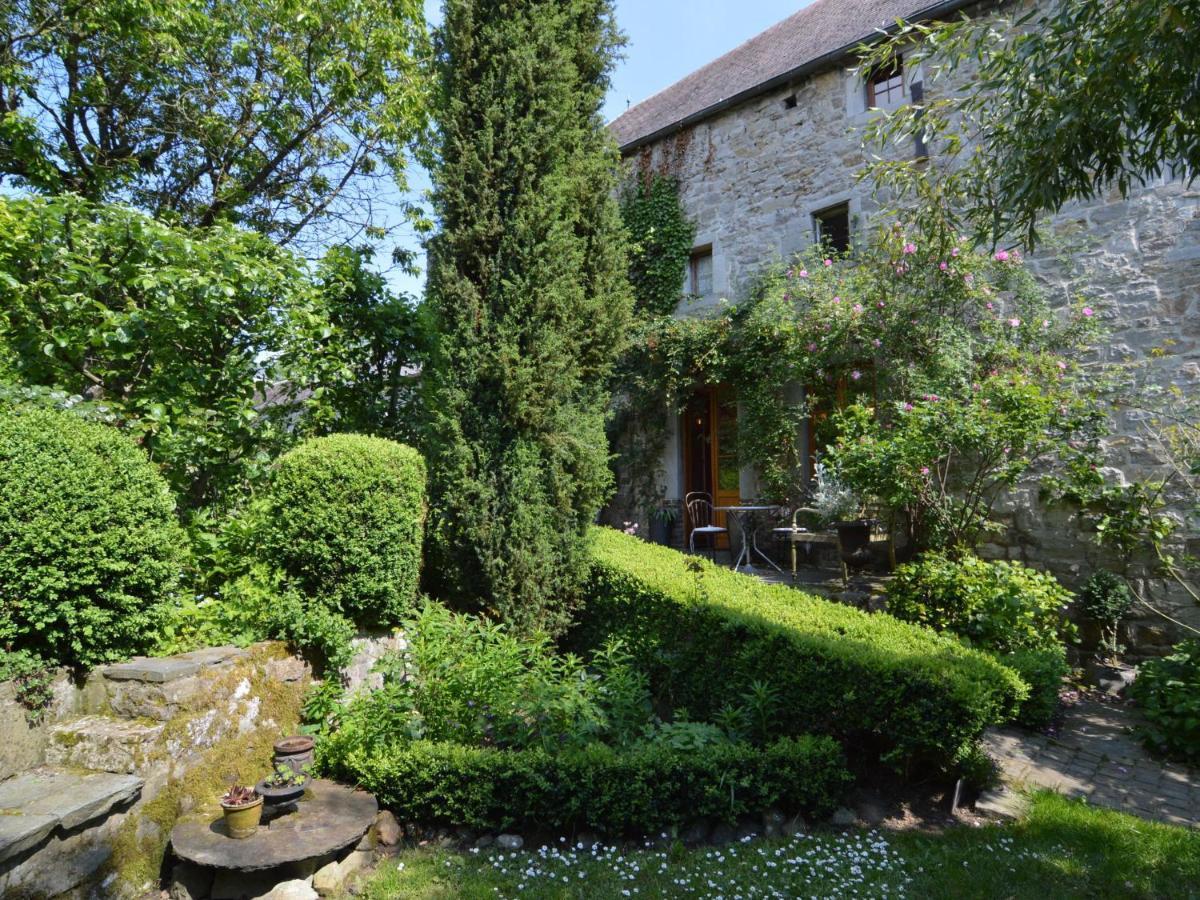 Enchanting Cottage With Terrace Garden Hamoir Exterior foto